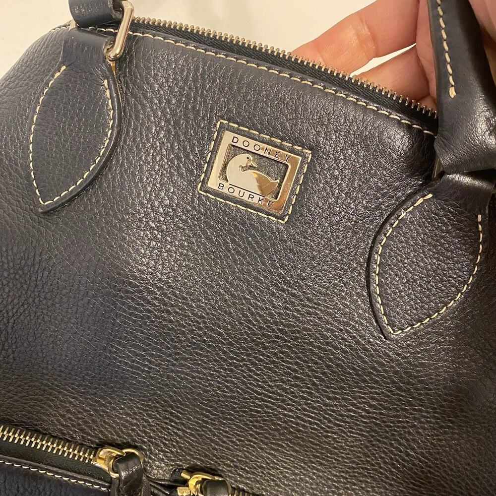 VTG 90s Dooney & Bourke BlackPebble Leather ToteBag Crossbody GoldTone Hardware - Picture 2 of 15